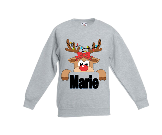 Rentierpullover mit Kindernamen